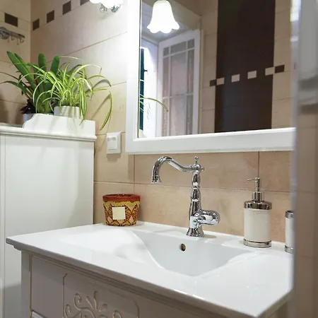 Mimi & Coco Old Corfu Town *